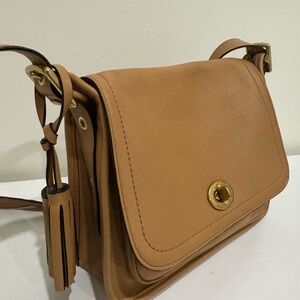 Sleek Tan Leather Crossbody Bag with Gold Hardware